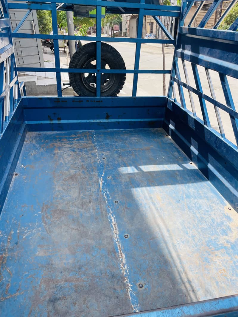 Loder rikshaw with back gear 2