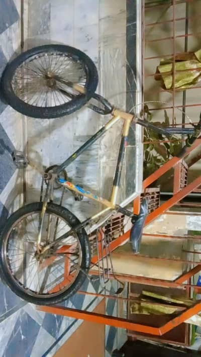 bicycles for sale urjunt. . . .