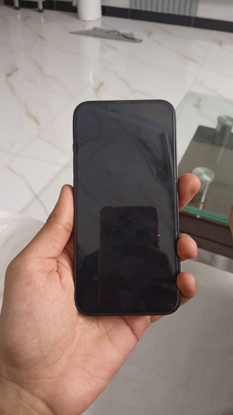Apple iPhone 13 1