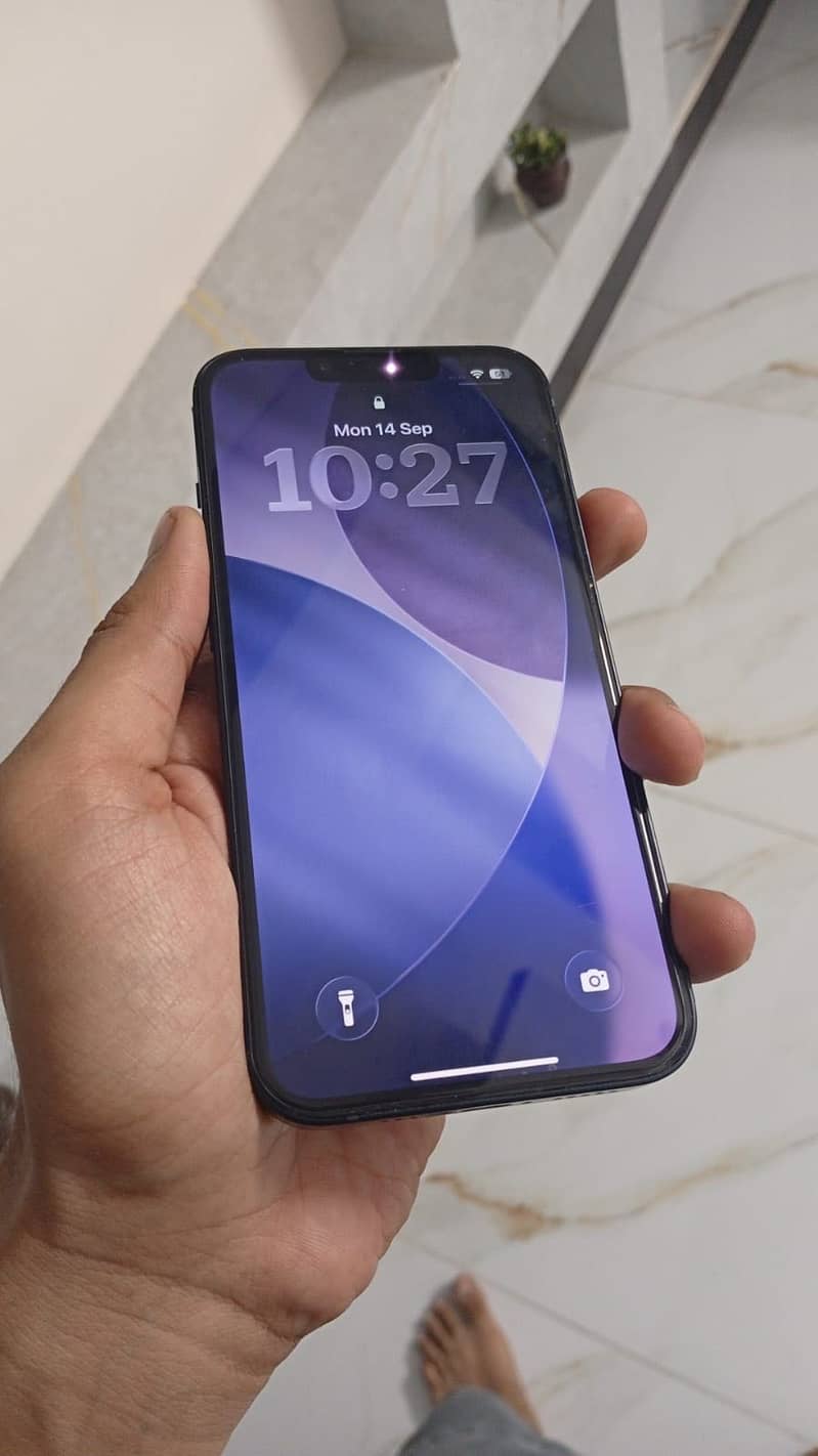 Apple iPhone 13 4