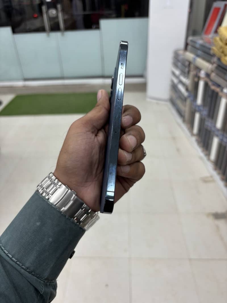 Apple iPhone 12 Pro Max 5