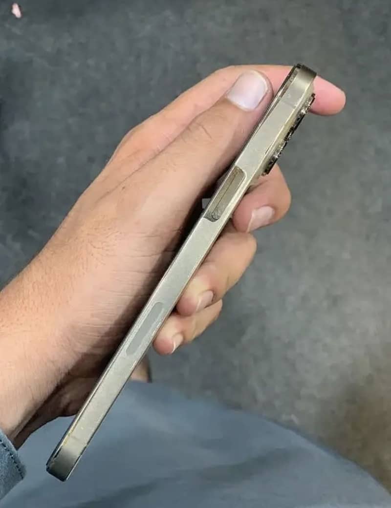 Apple iPhone 13 Pro 0