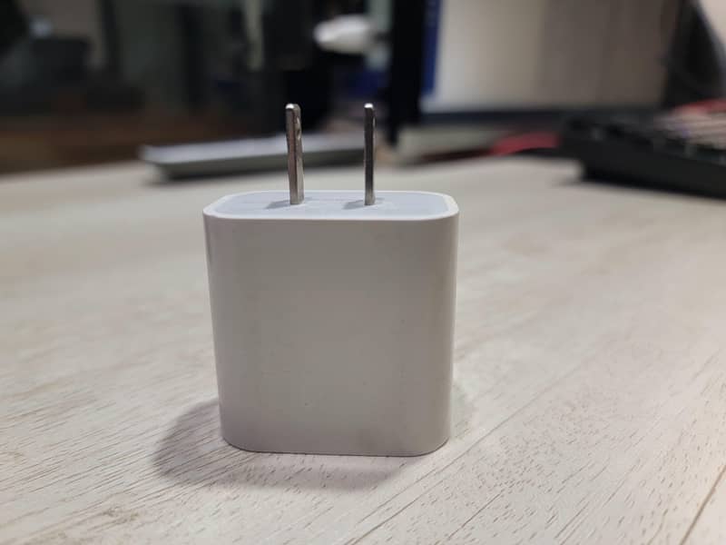 iphone A+ charger 0
