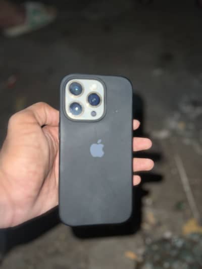 iPhone 14 Pro mdm