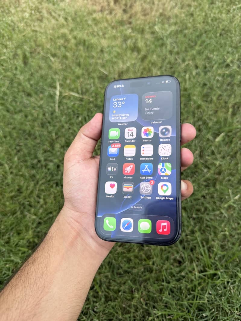 Apple Iphone 16 Pro 1