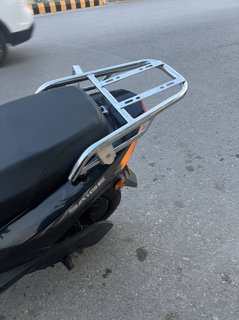 Saige Scooty E90 4