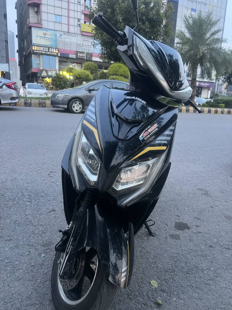 Saige Scooty E90 5
