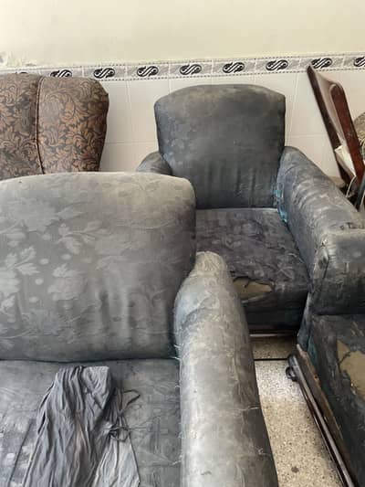 Old sofa set
