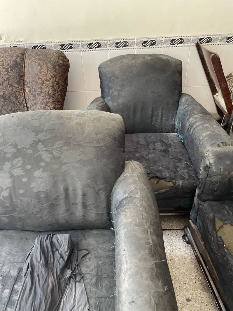 Old sofa set 0