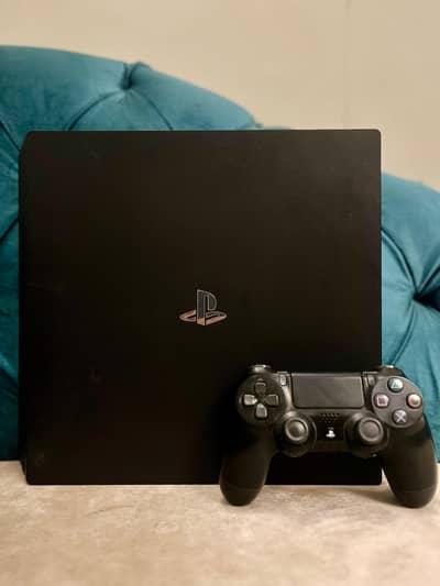 PS4 Pro 1TB CUH-7015B + GTA V Disc pristine condition