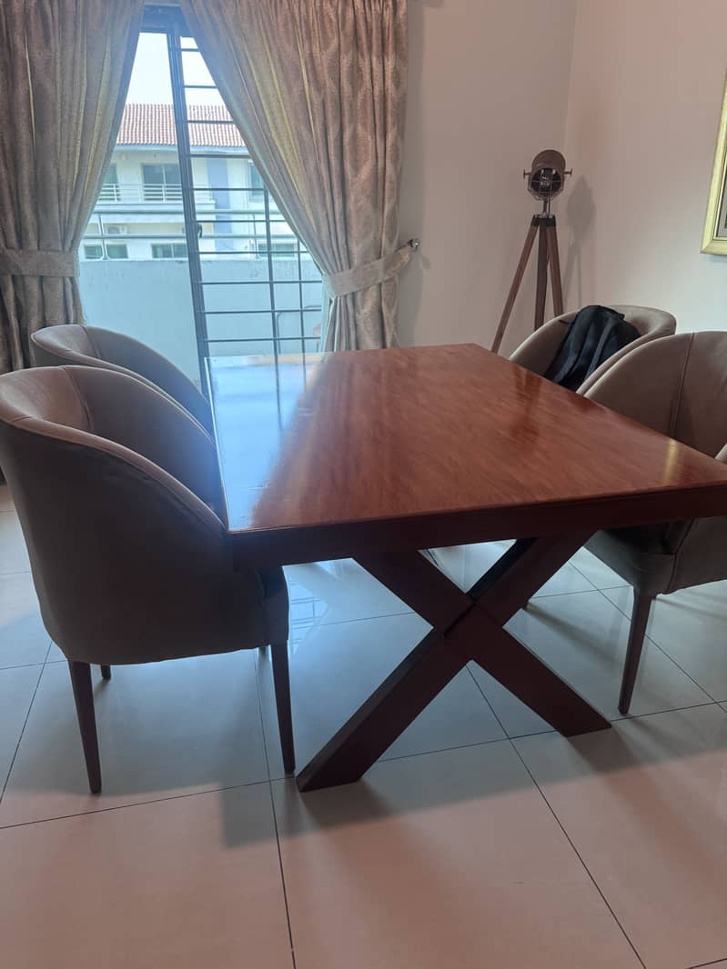 Dining Table with 4 chairs 1