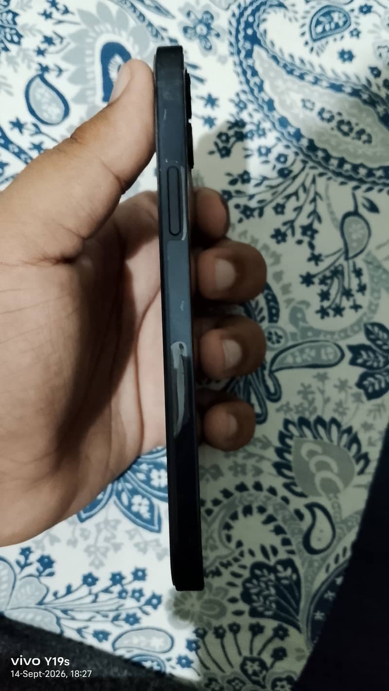 Apple iPhone 12 1