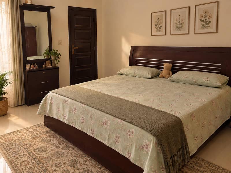 Bed without mattress + Dressing 0