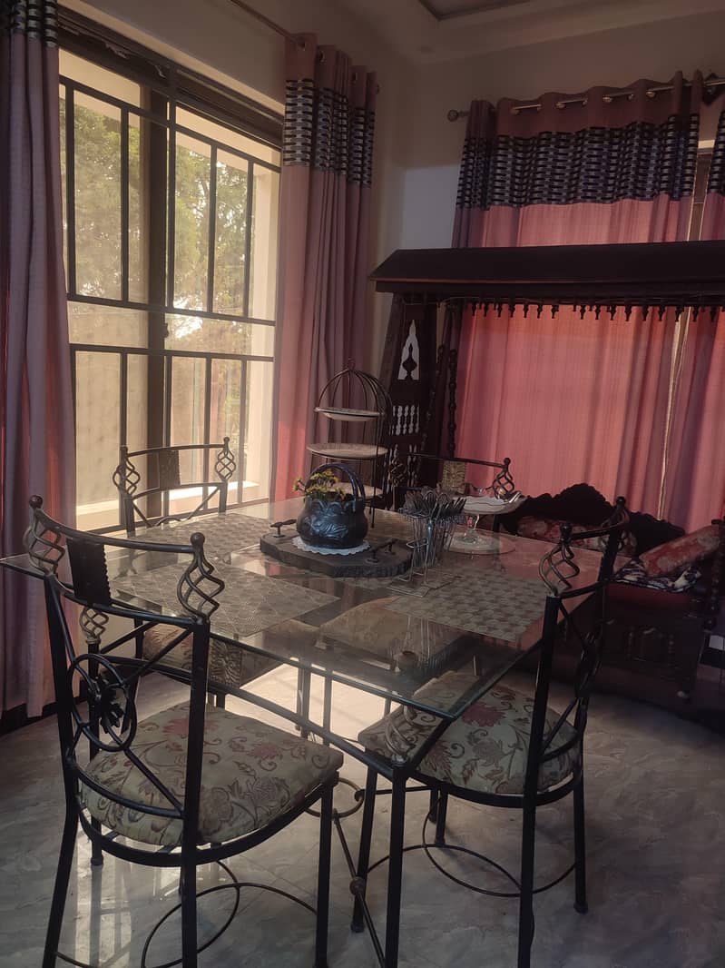 Dining table+ center tables 1