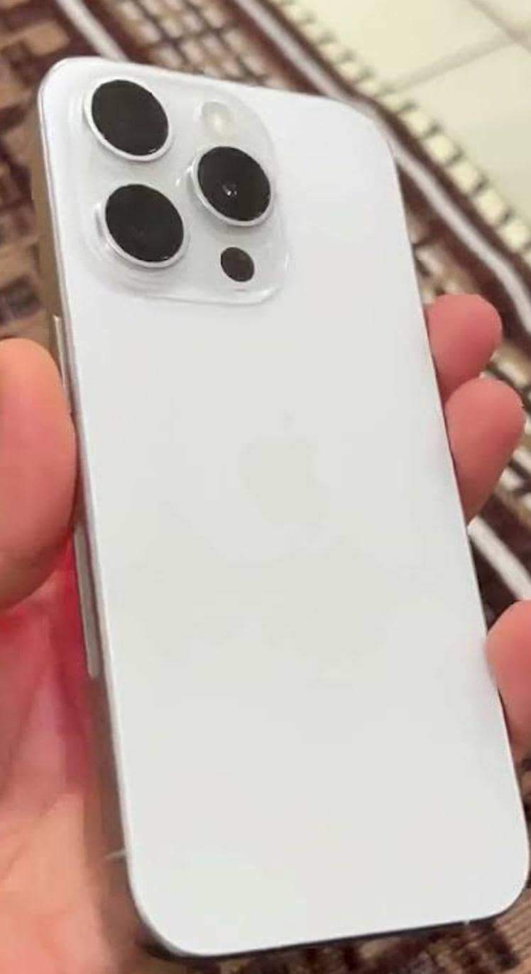 Apple iPhone 15 Pro 0