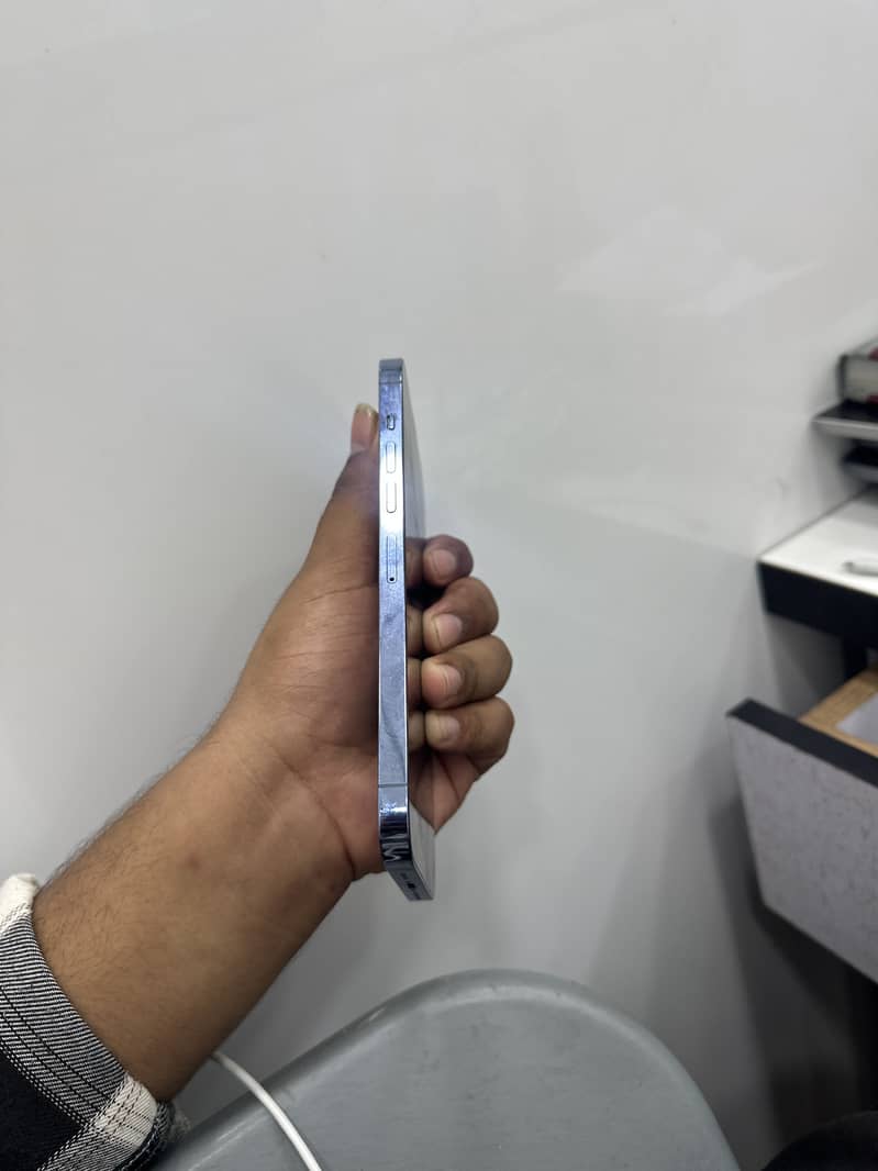 Apple iPhone 13 Pro Max 3