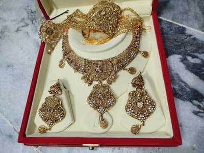 antique style jewellery set