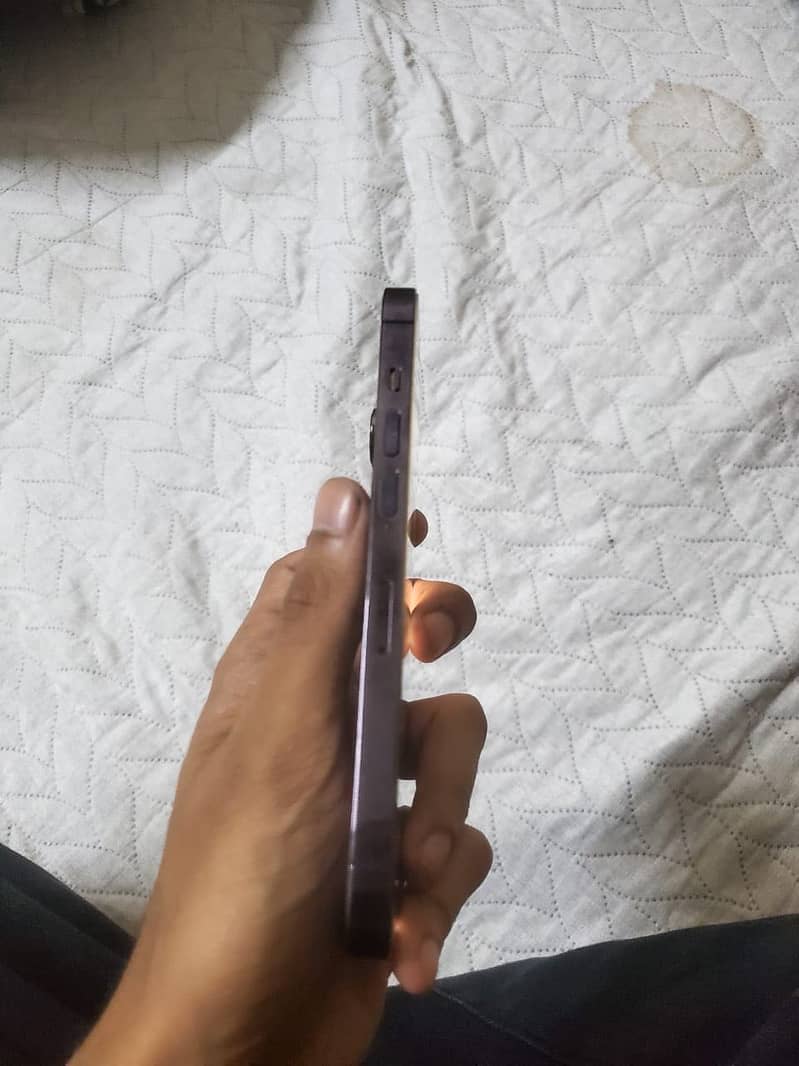 Apple iPhone 14 Pro 1