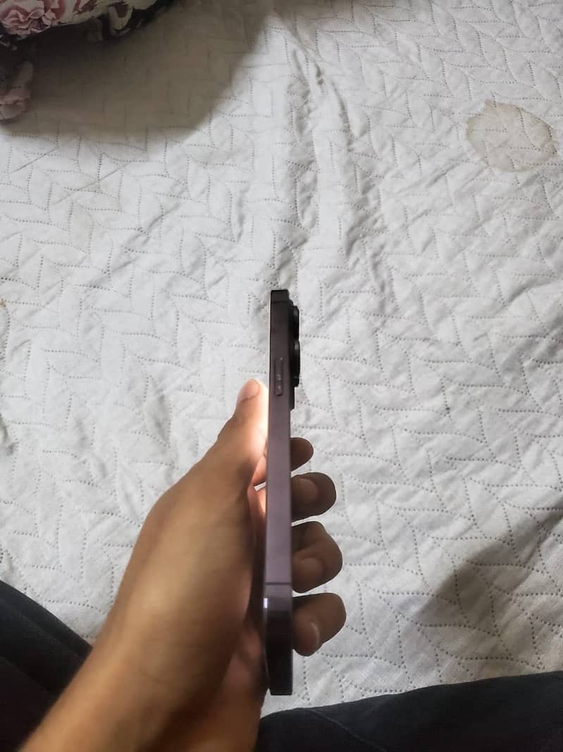 Apple iPhone 14 Pro 4