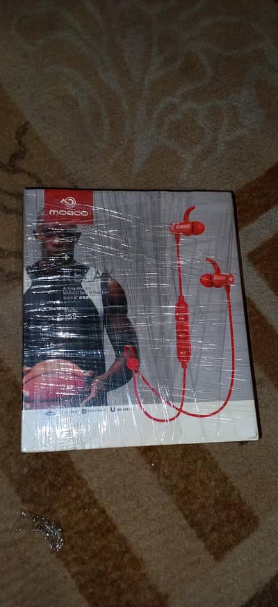 wireless earphone