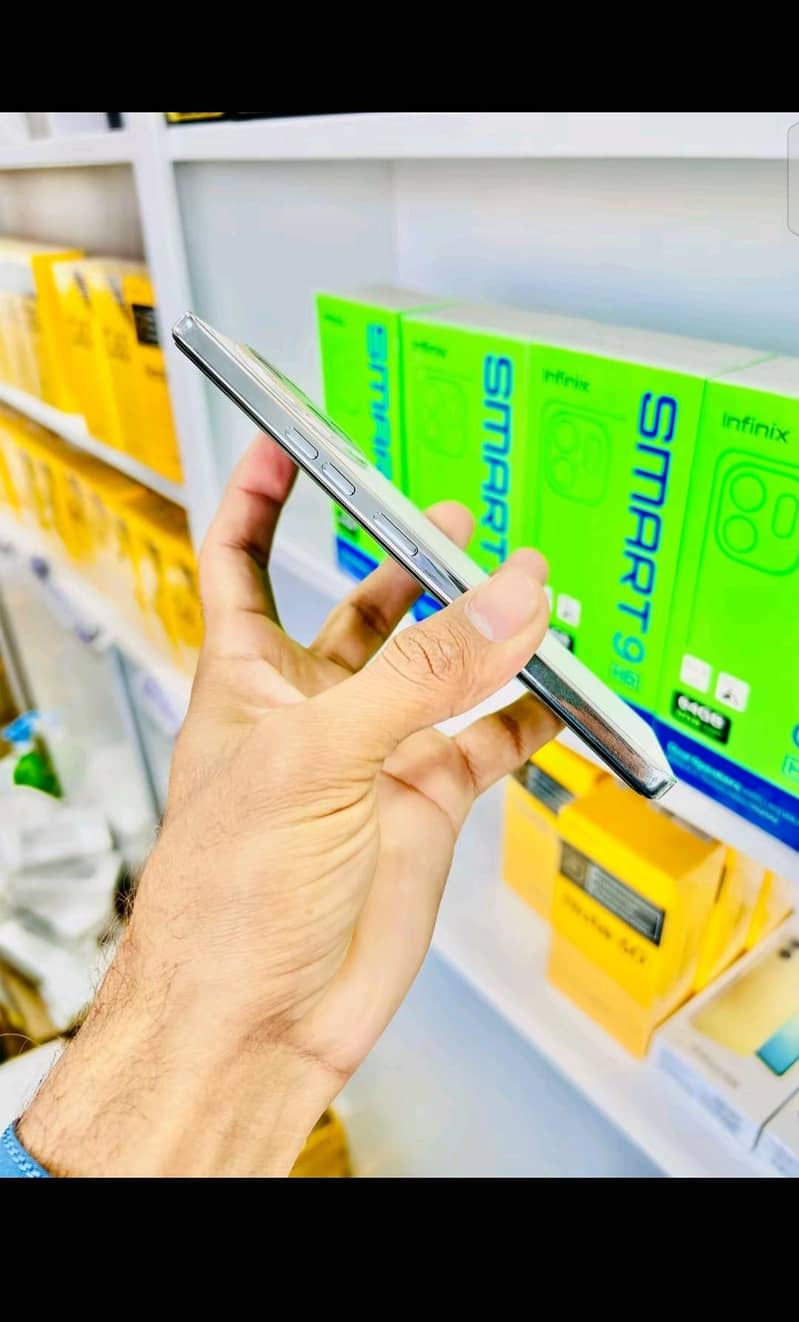 Tecno CAMON 30 1