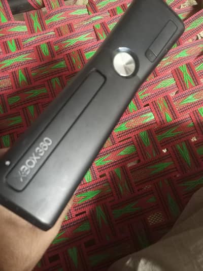 Xbox 360 s slim laat ka maal he chack nahi kara
