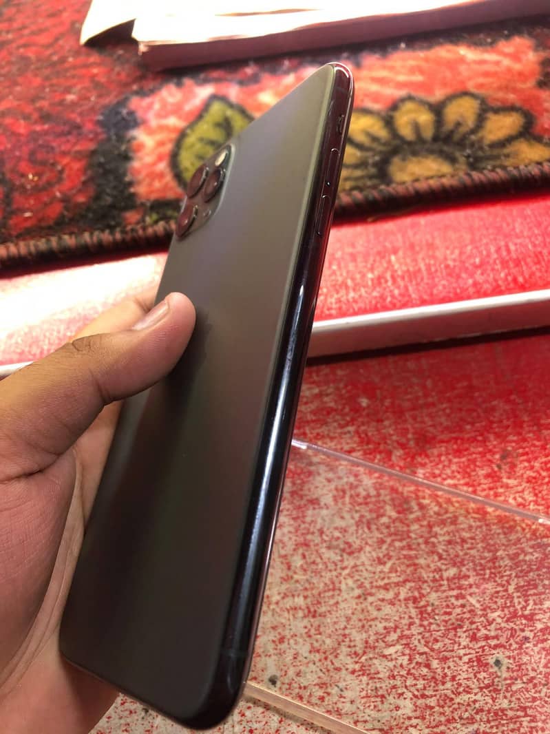 Apple iPhone 11 Pro Max 3