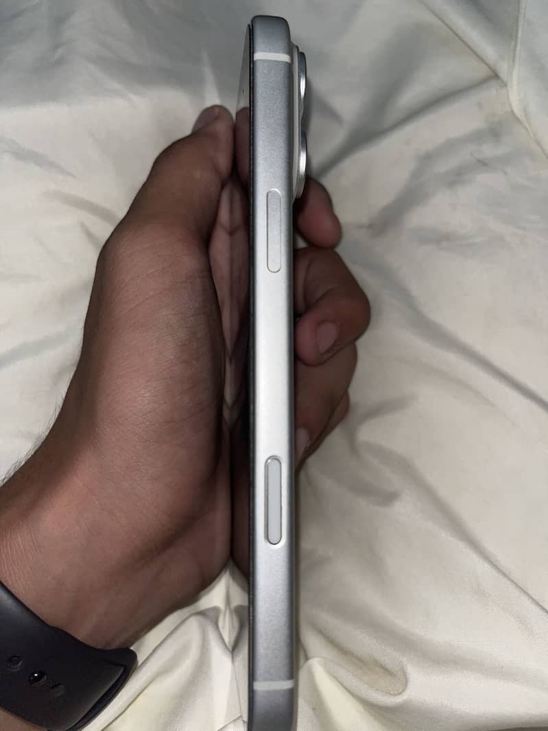 Apple iPhone 17 Pro Max 3