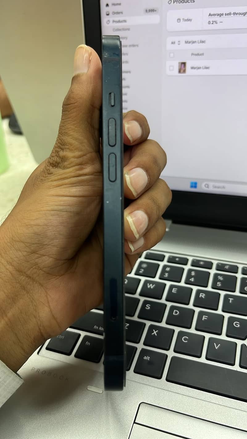 Apple iPhone 13 2