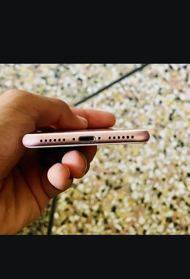 Apple iPhone 7 3