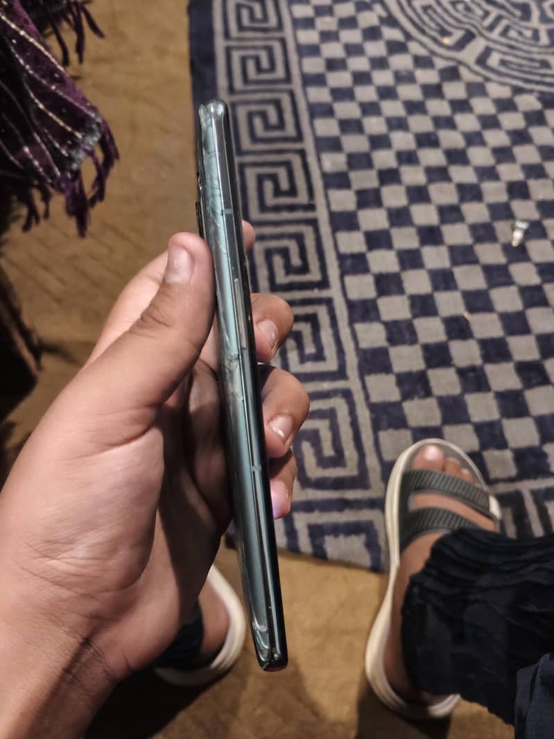 One Plus 10 Pro 4