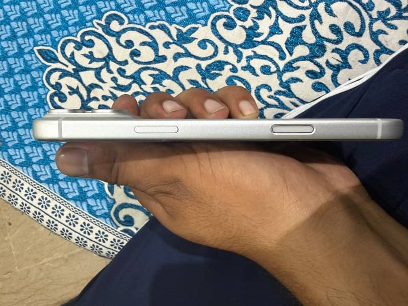 Apple iPhone 17 Pro Max 2