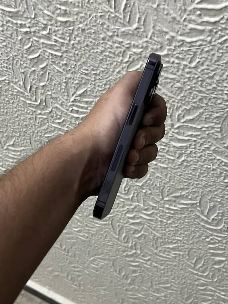 Apple iPhone 14 Pro 4