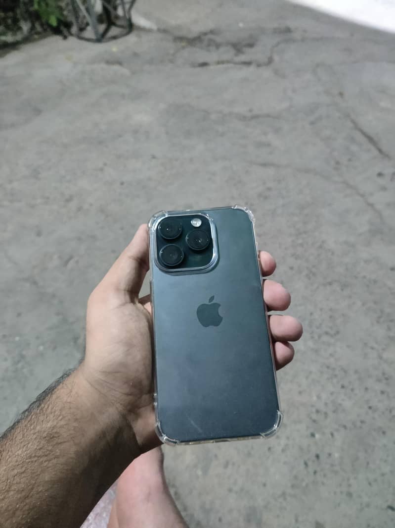 Apple iPhone 15 Pro 2