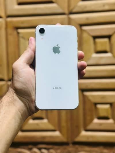 iphone Xr block mdm 64gb 100battery helth