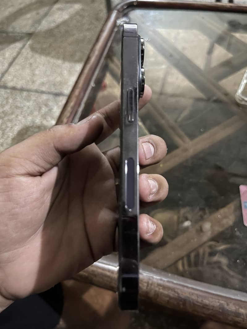 Apple iPhone 14 Pro 2