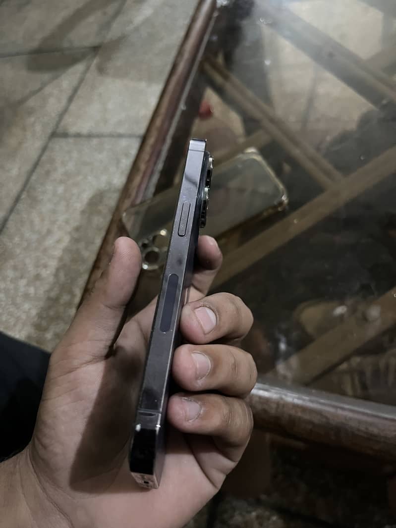 Apple iPhone 14 Pro 3