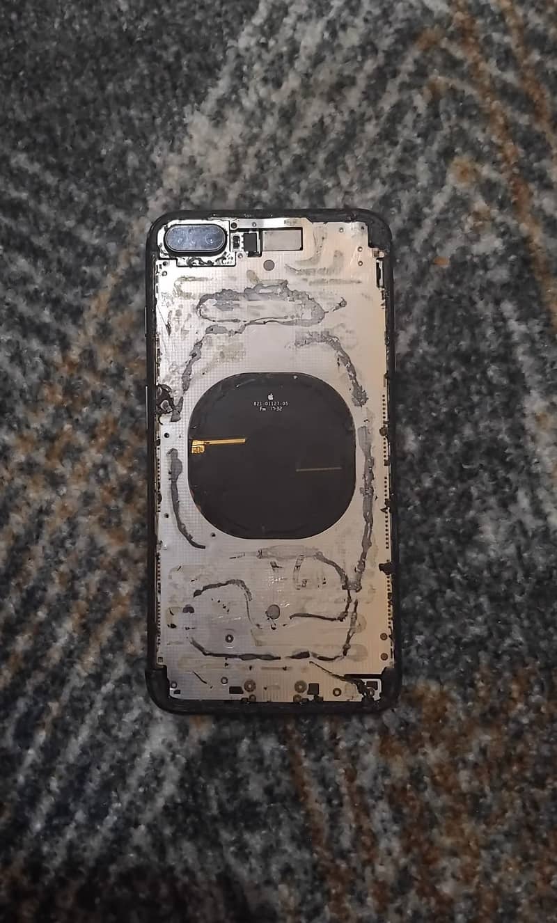 Apple iPhone 8 Plus 3