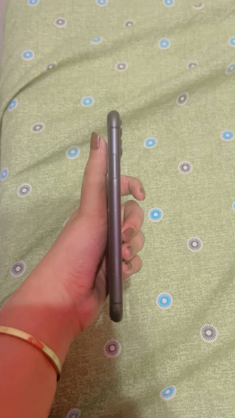 Apple iPhone 11 2