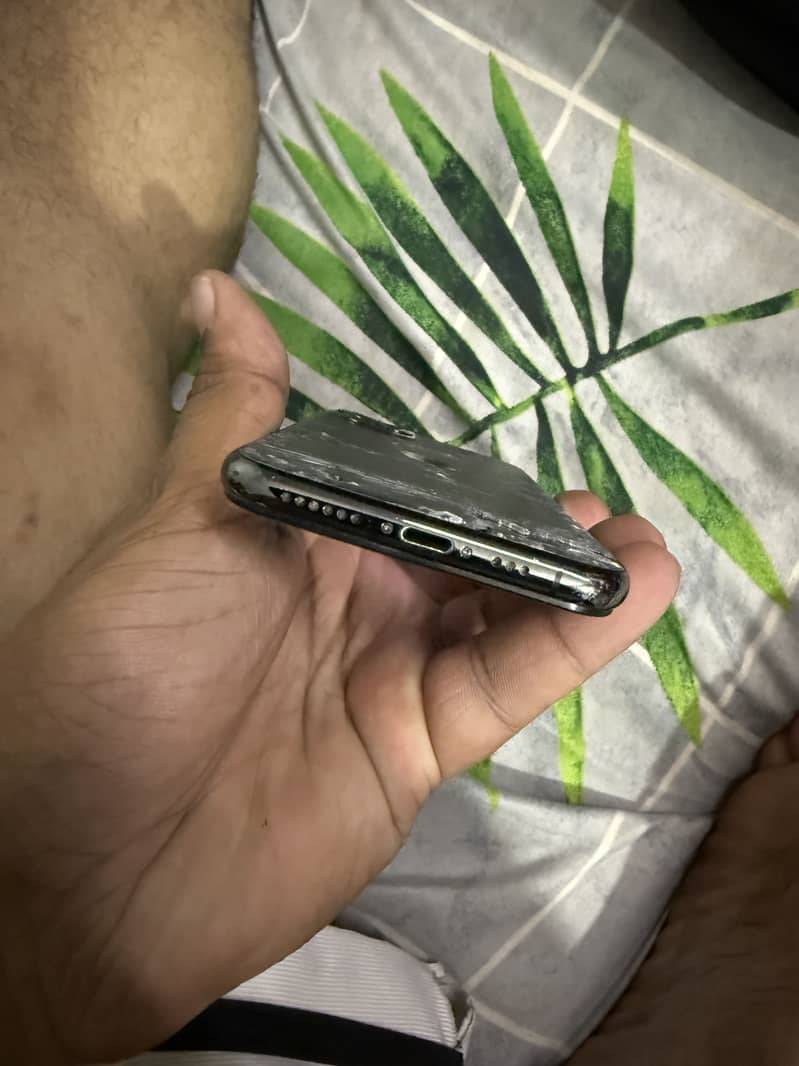 Apple iPhone 11 Pro 9