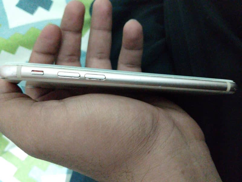 Apple iPhone 8 4