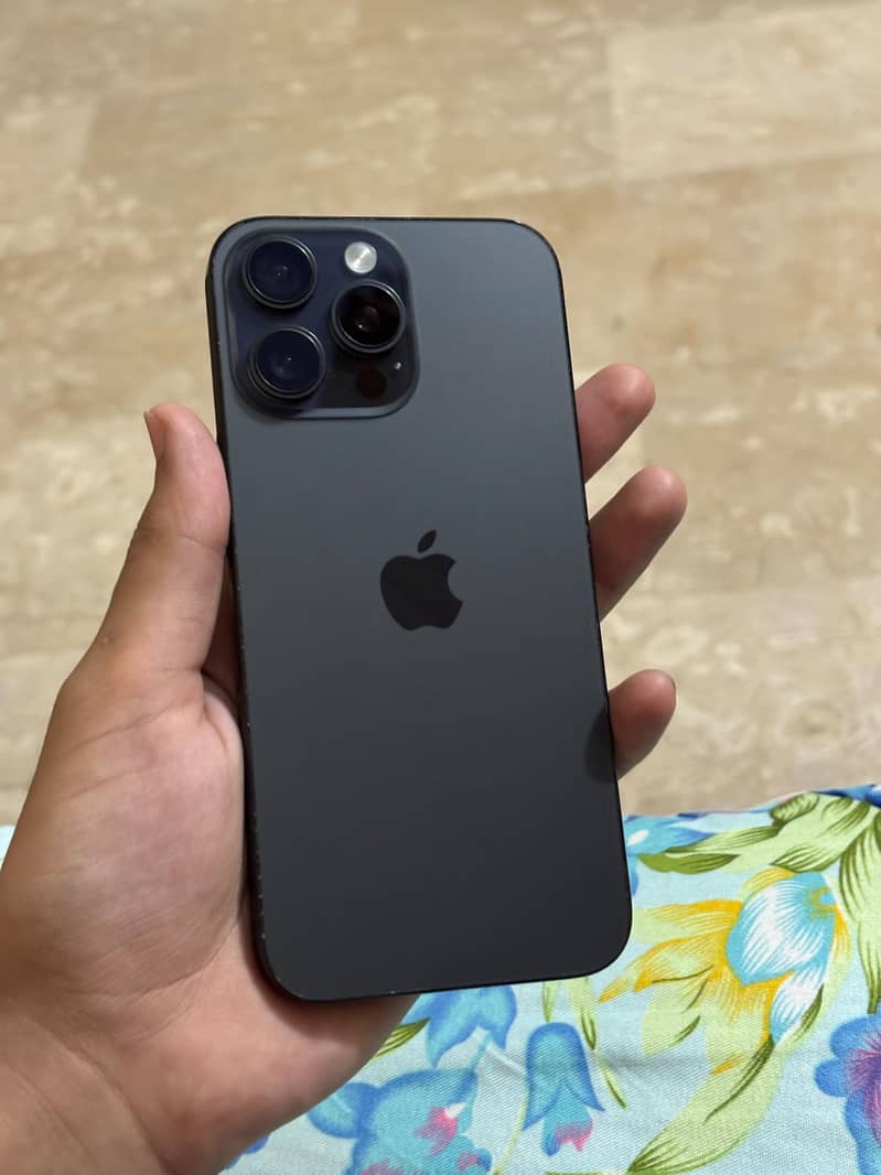 IPHONE 16 PRO MAX 1