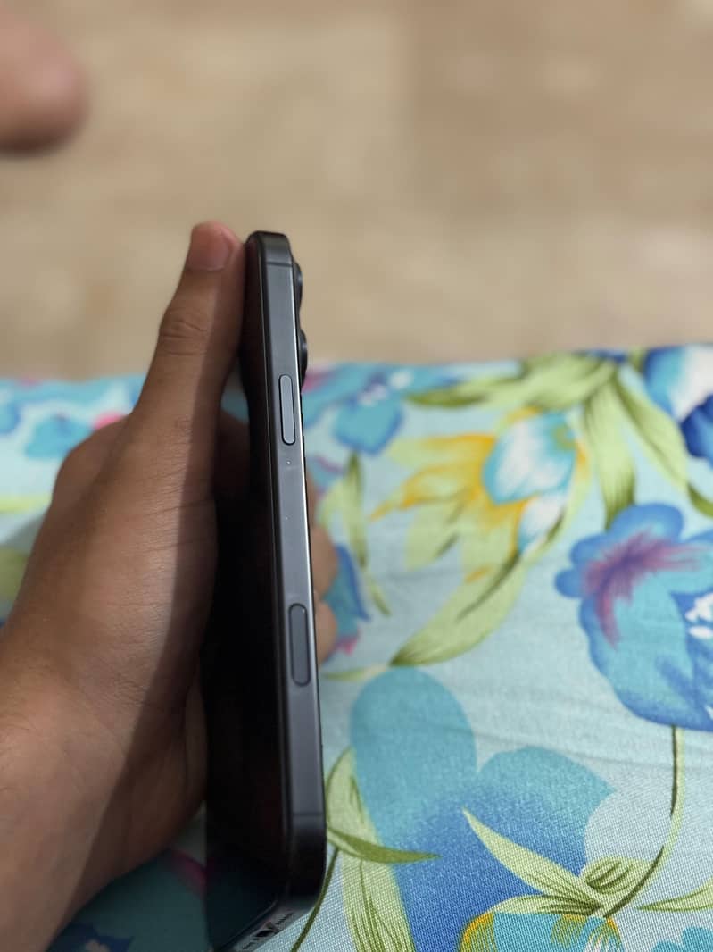 IPHONE 16 PRO MAX 9