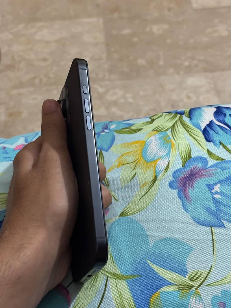 IPHONE 16 PRO MAX 10