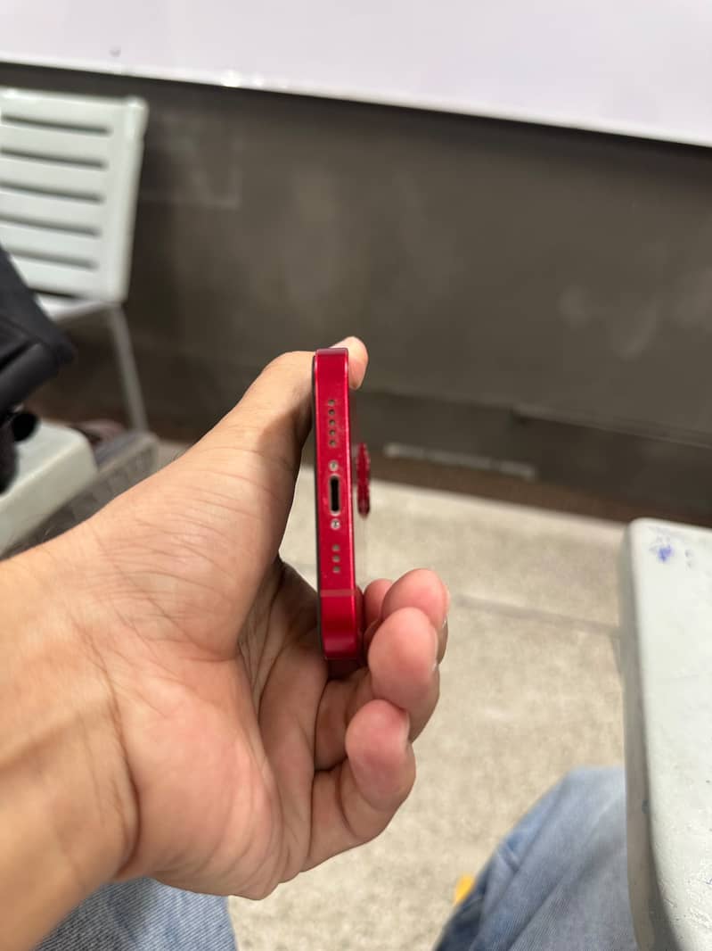 Apple iPhone 13 1