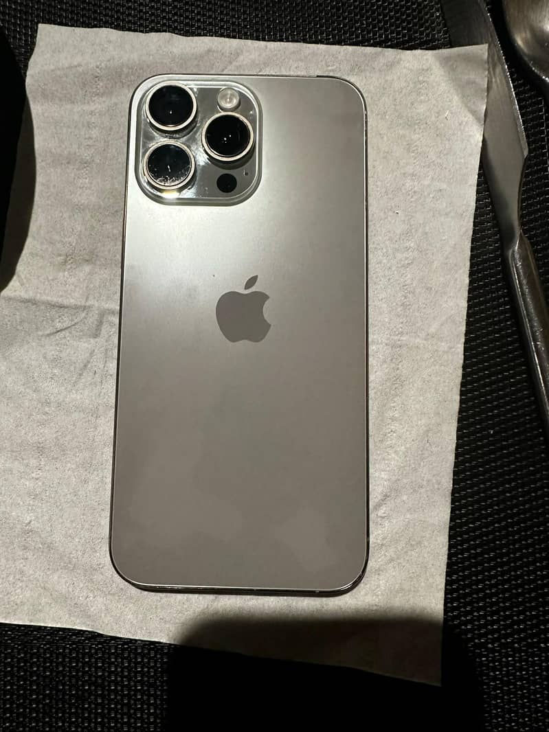 Apple iPhone 15 Pro Max 1