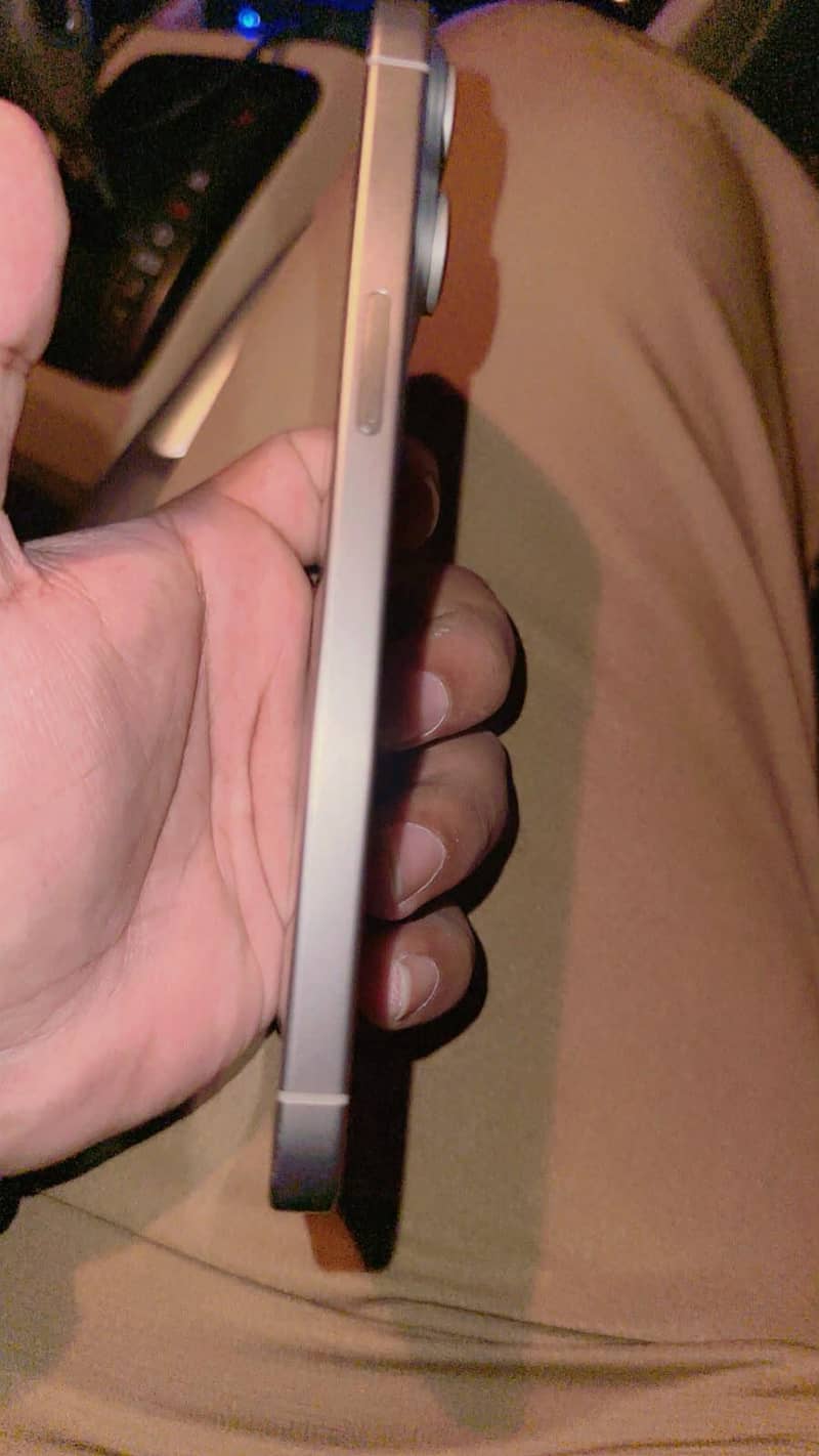 Apple iPhone 15 Pro Max 6