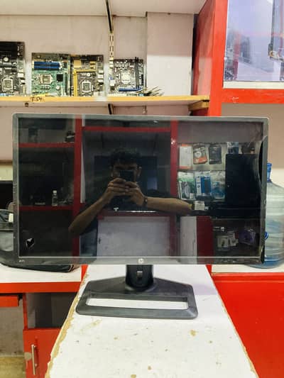 Hp z series’s 27 inches led
