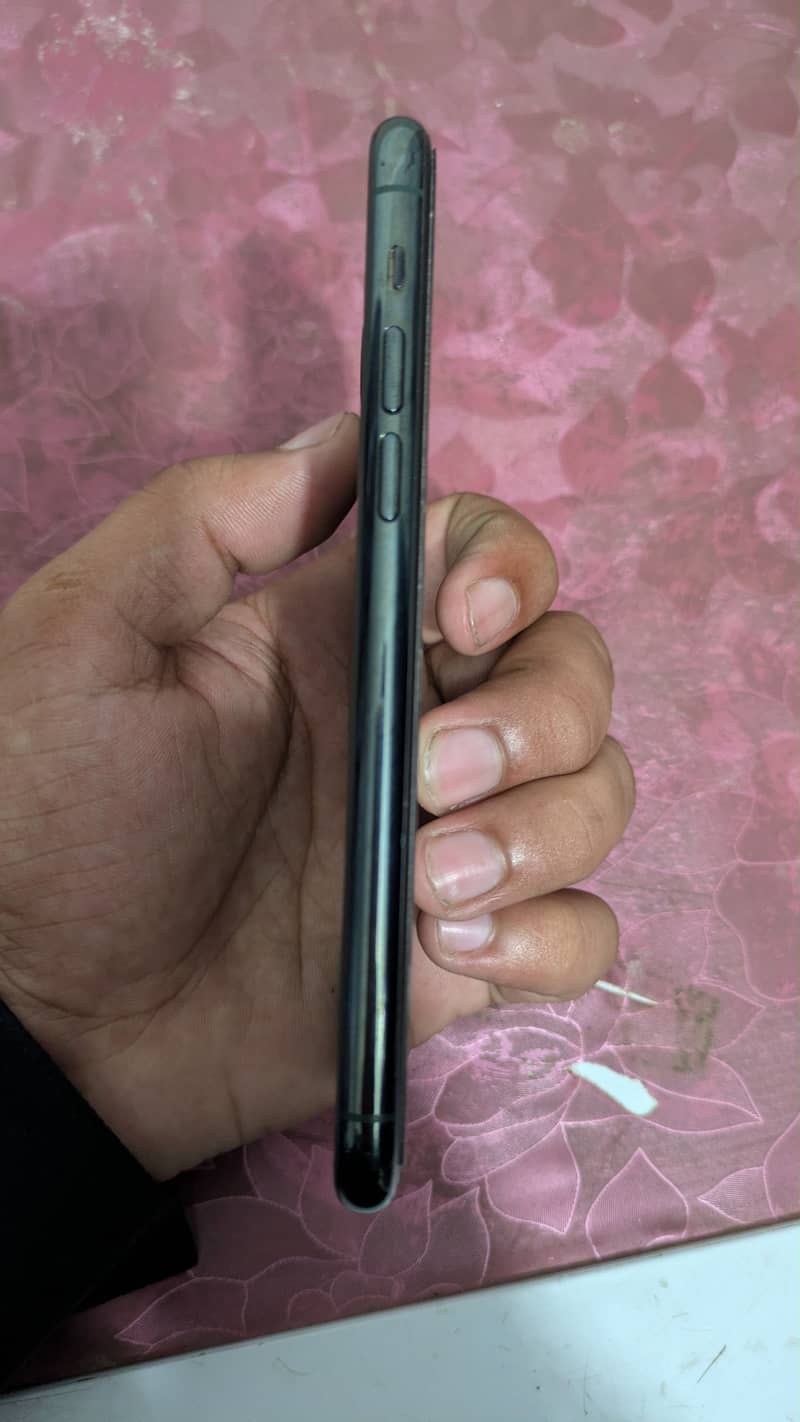 Apple iPhone 11 Pro 3