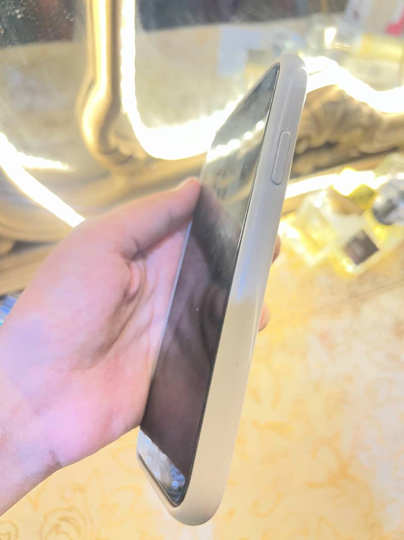 Apple iPhone 11 2